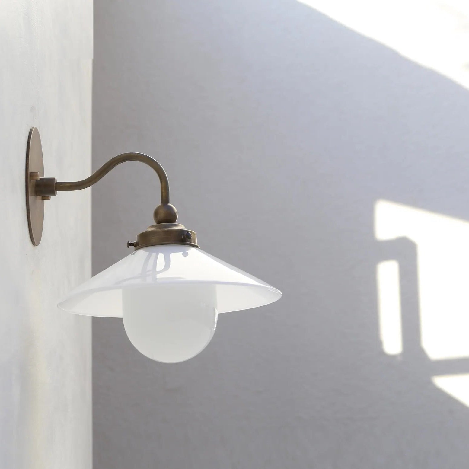 Tavish Sconce