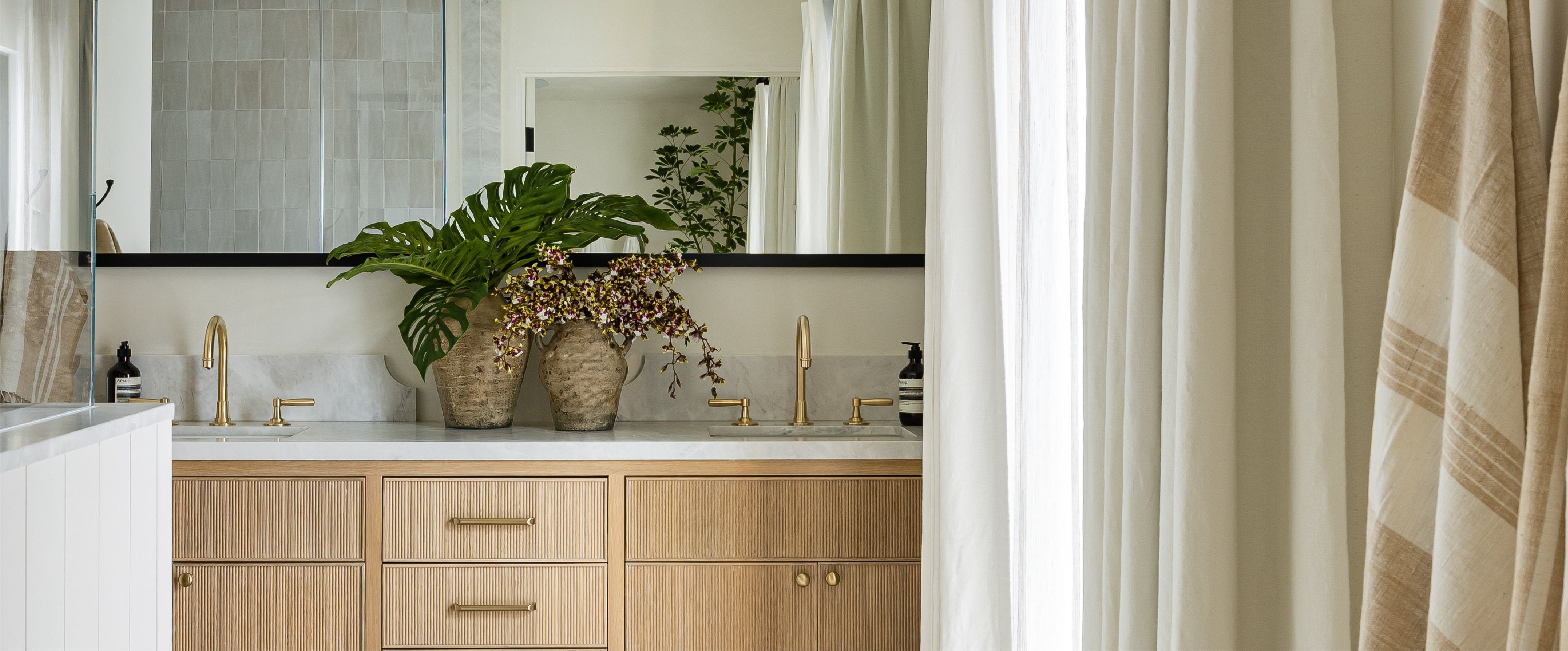 A photo of a bathroom vanity