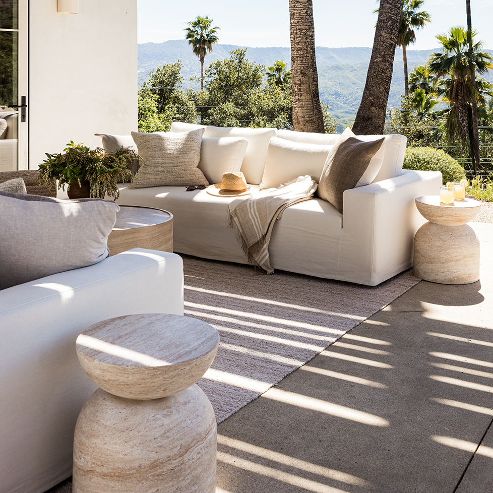 Caelor Outdoor Stool