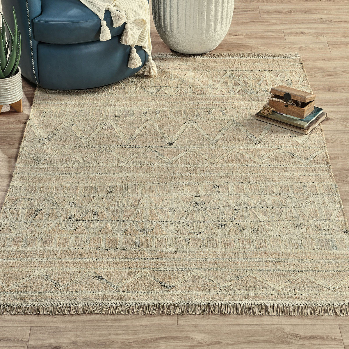 Kinsen Distressed Rug, Natural
