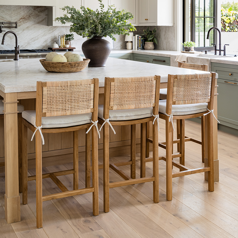 Pura Indoor/Outdoor Counter Stool