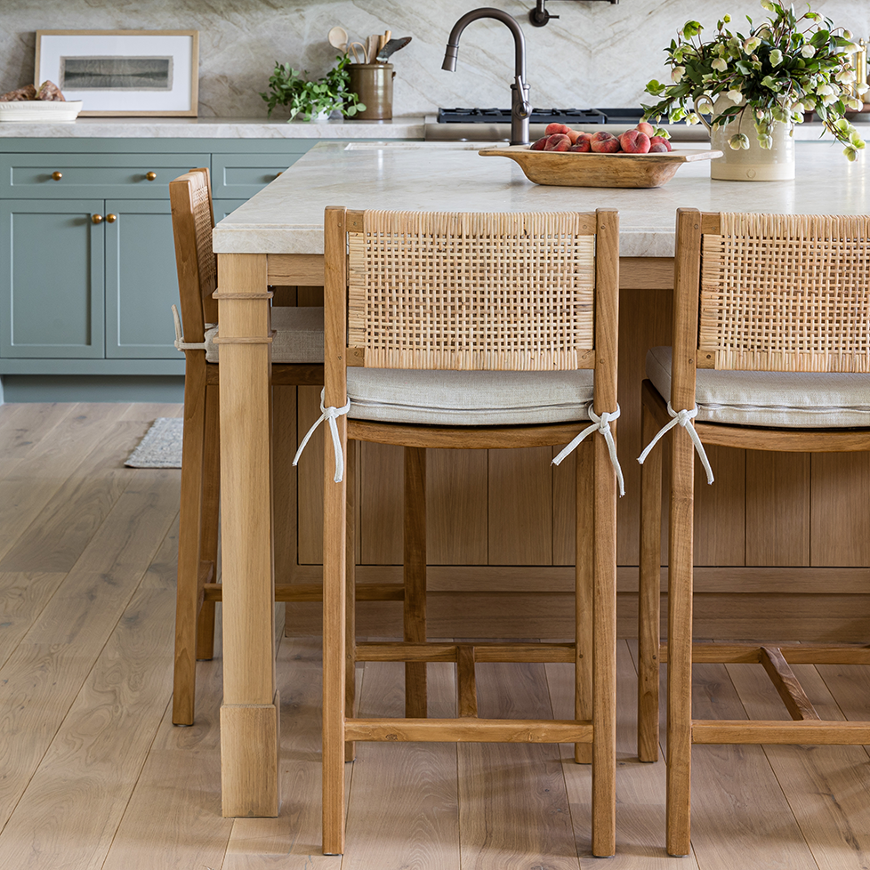 Pura Indoor/Outdoor Counter Stool