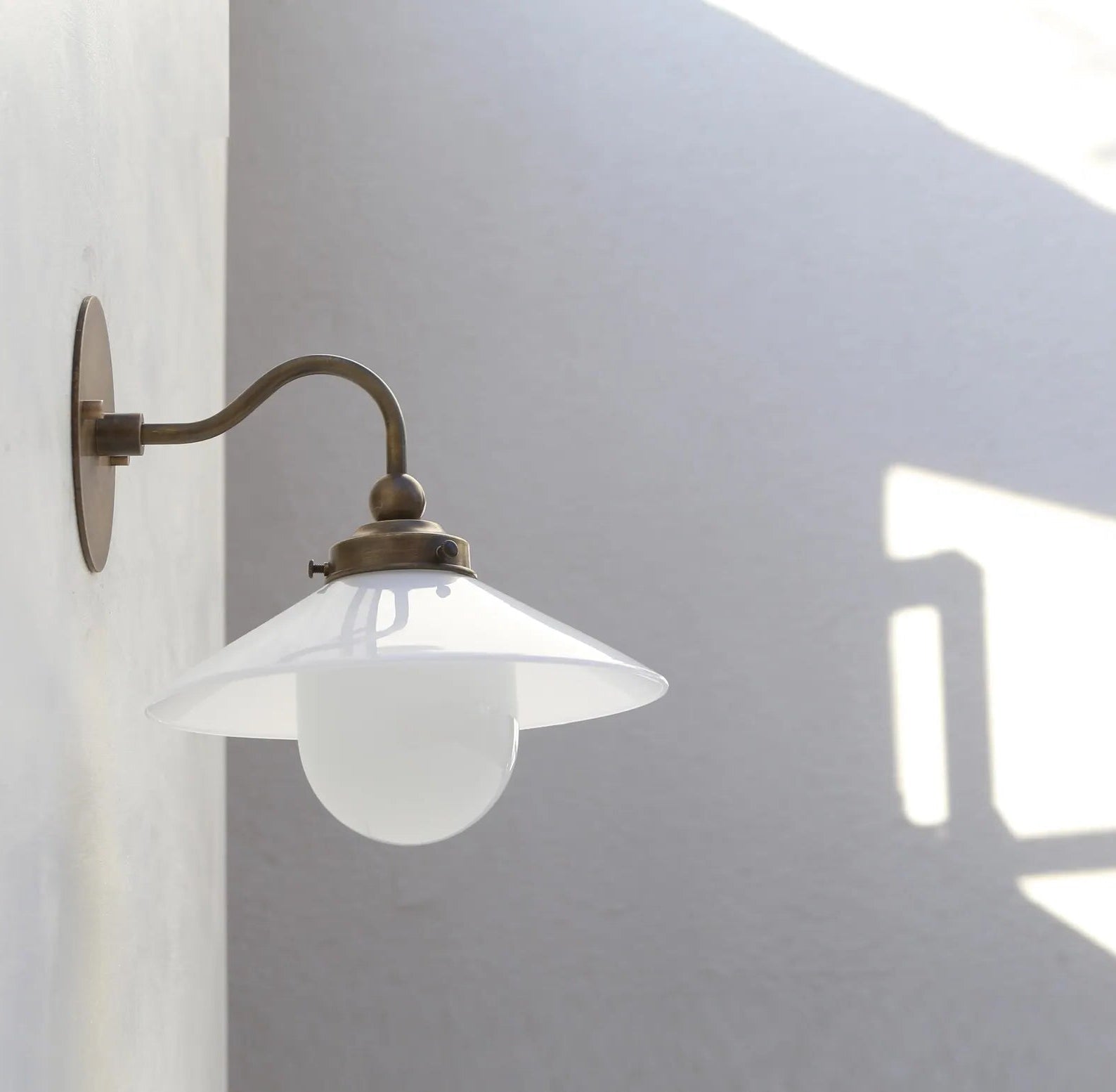 Tavish Sconce
